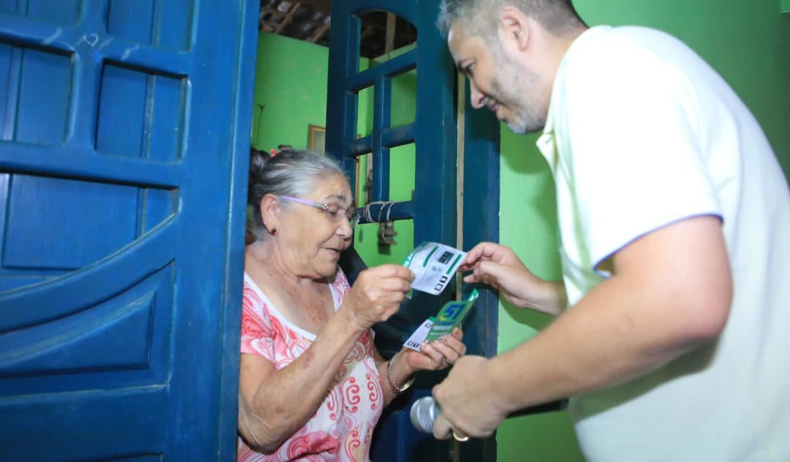 Candidato a Prefeito de Arapiraca, Cláudio Canuto realiza caminhadas no final de semana