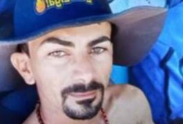 Motorista morre após caminhão com carga de laranja tombar e cair em ribanceira, em Porto Real do Colégio
