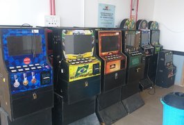 Trio é preso e 12 máquinas caça níqueis são apreendidas em Palmeira dos Índios