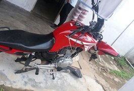 Força Tática apreende arma e recupera moto roubada em Coité do Nóia