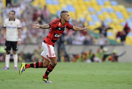Flamengo vence o Corinthians e escapa do rebaixamento