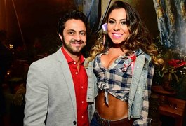 Solteiro! Thammy Miranda anuncia fim de namoro com Andressa Ferreira