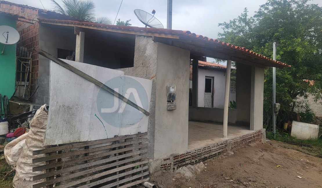 Assassinato a facadas em Arapiraca pode ter relação com ameaça de morte ou conflitos envolvendo a vítima, aponta Polícia Civil