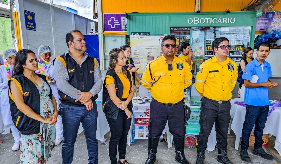 Em semana pré-carnavalesca, SMTT Arapiraca realiza blitz educativa e confecção do cartão do idoso e de PcD
