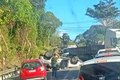 Grave acidente é registrado na Ladeira do Catolé; condutor fica ferido