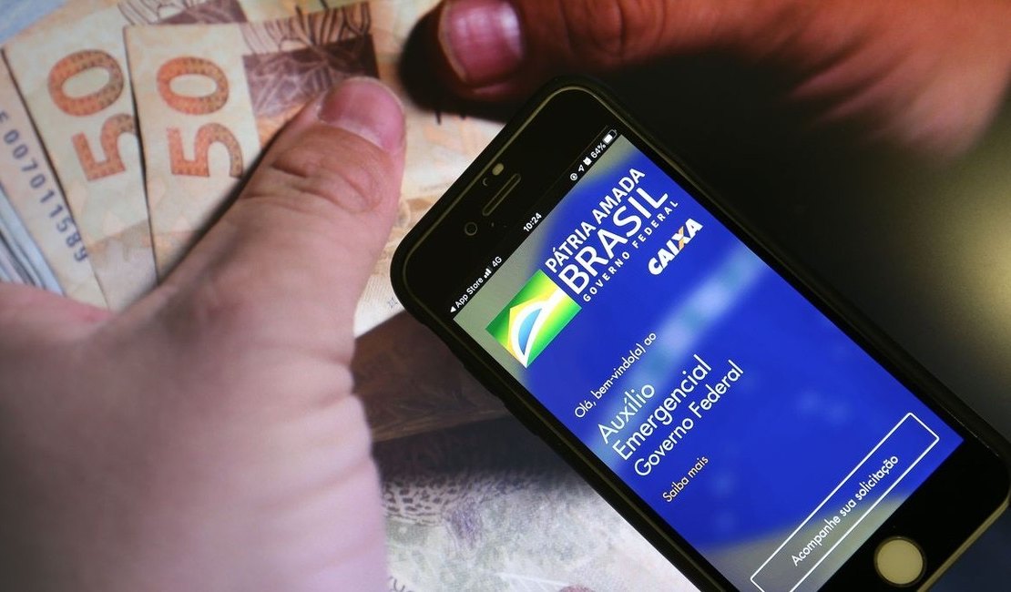 Caixa começa a pagar auxílio para nascidos em junho neste domingo