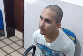 No dia do aniversário do irmão, jovem é assassinado dentro de casa em Piranhas