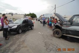 Falta de respeito à sinalização de trânsito provoca acidente em Arapiraca