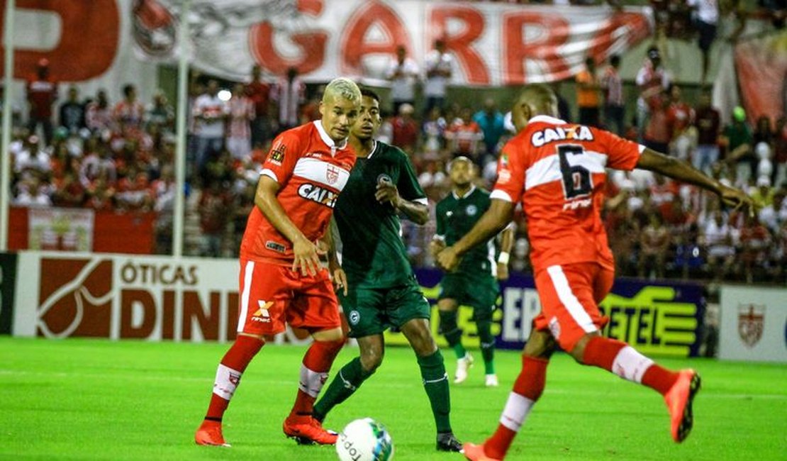 No Rei Pelé, CRB vence o Goiás e segue no G4 da Série B; veja os gols