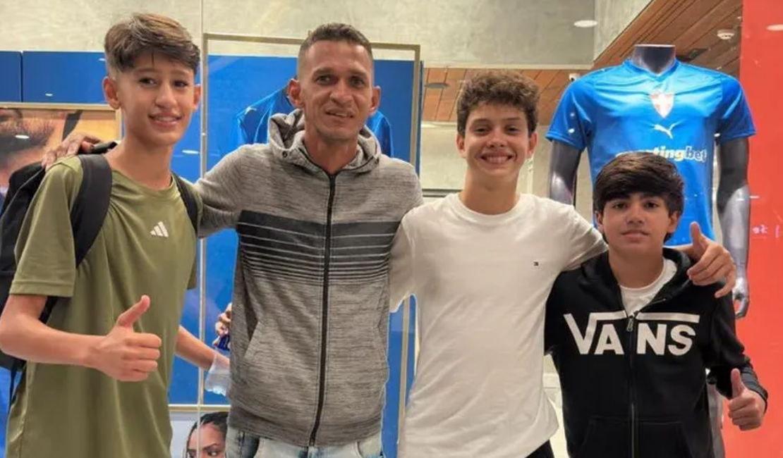 Três jovens jogadores alagoanos viajam para SP e fazem testes no CT do Palmeiras