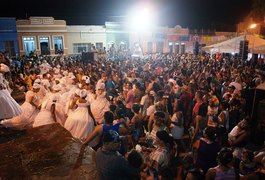 Lavagem das Escadarias do Rosário de Penedo atraí milhares ao tradicional ritual