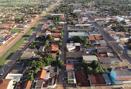 Mulher espanca amante do namorado ao encontrá-la pelada na cozinha da casa dele