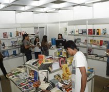 Editora da Ufal expõe mais de 5 mil títulos na 7ª Bienal de Alagoas