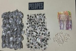 Após denúncias anônimas, PM flagra tráfico de drogas em Arapiraca e Maceió