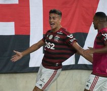 Flamengo vence Bahia de virada e fica a três vitórias de título brasileiro