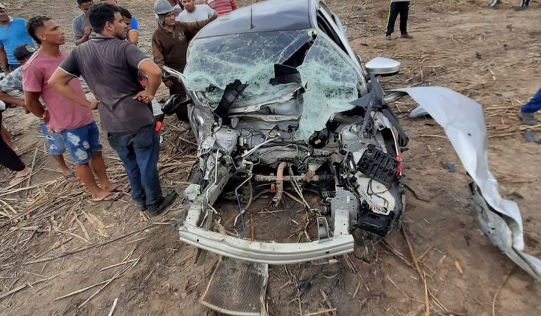 Grave acidente deixa motorista preso às ferragens no interior de Alagoas