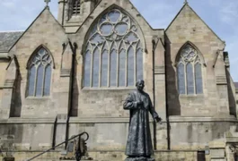 Padre teria convidado fiéis para 'festa do sexo' dentro de catedral no Reino Unido