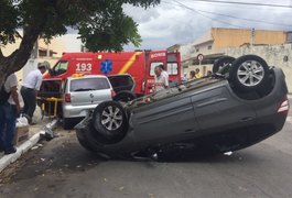 Grávida fica ferida em acidente de carro na Jatiúca, em Maceió