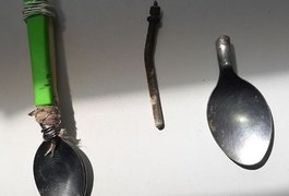 PC flagra detentos tentando escavar parede de cela e evitam fuga em Igreja Nova