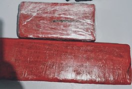 Homem de 28 anos é preso com drogas escondidas em veículo, em Arapiraca