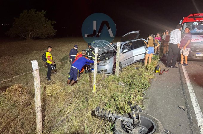 Acidente entre Palio e Jeep deixa quatro feridos na AL-115