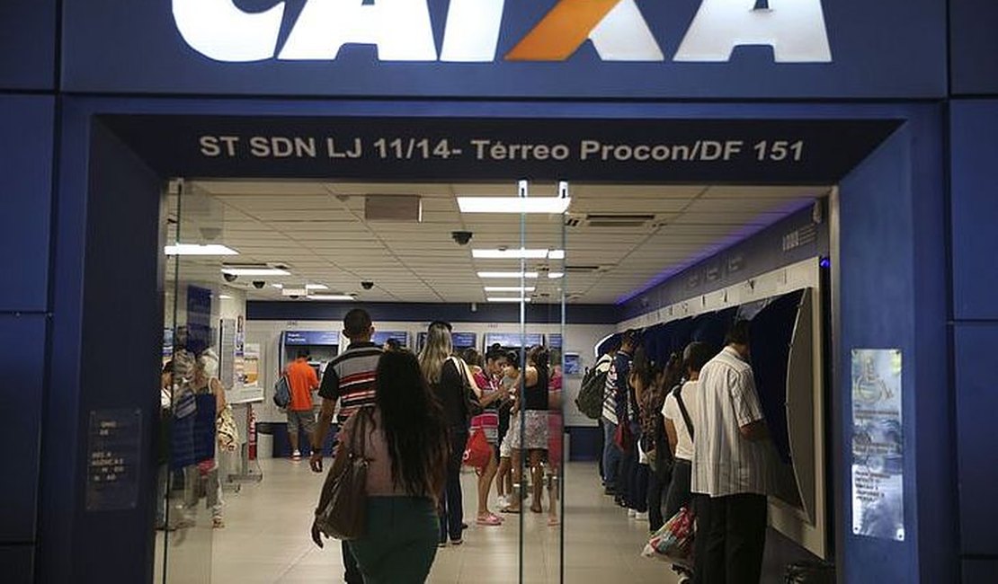 Caixa começa a pagar abono do PIS a nascidos em novembro