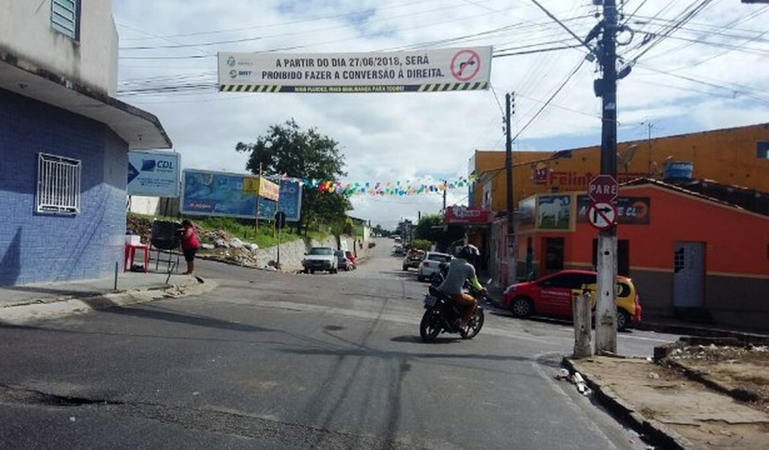 SMTT proíbe descida de veículos em trecho da Rua Sete de Setembro, no Bosque das Arapiracas