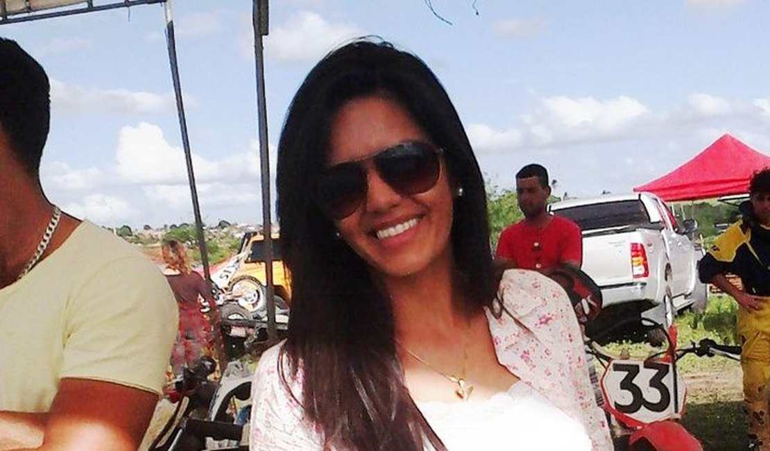 'Queremos saber o que ele fez com ela, se matou, se vendeu', desabafa avó de Bárbara Regina