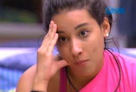 BBB15: Talita é aconselhada a fazer teste de gravidez