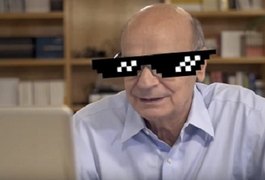 Dr. Drauzio Varella lê comentários em seu canal no YouTube e cai na gargalhada