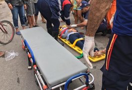 Mulher fica ferida após ser atropelada por motocicleta no bairro Caititus, em Arapiraca