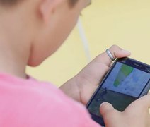 Senado aprova projeto para proibir uso de celular em escolas