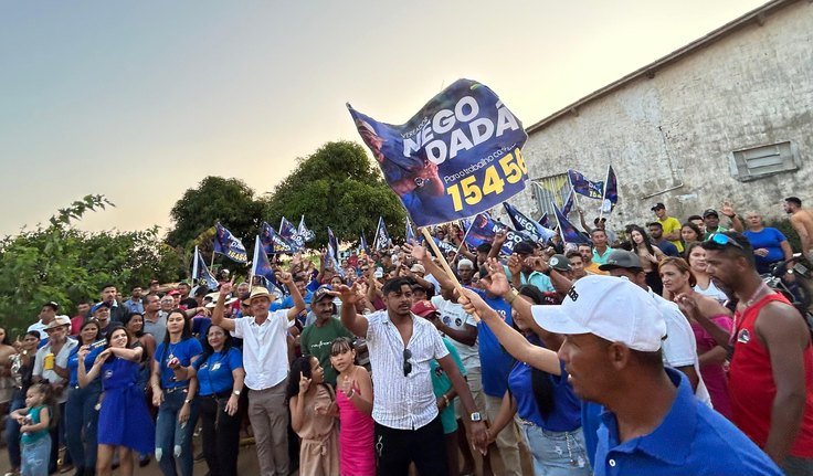 Candidato a vereador, Nego Dadá mobiliza multidão em carreata e reúne eleitores ﻿de Lagoa da Canoa