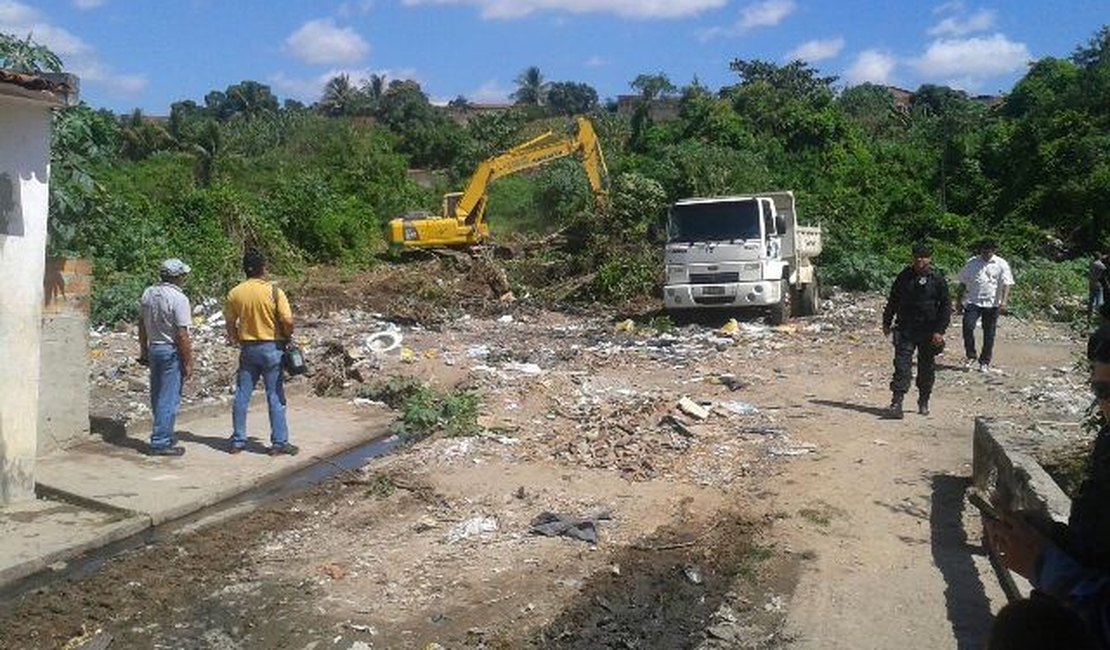 PM e Prefeitura de Arapiraca realizam operação integrada no bairro Manoel Teles