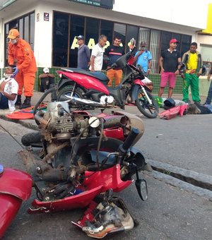 Vídeo. Colisão entre motocicletas resulta em três feridos em Arapiraca