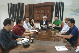 Ufal ganha concessão de duas rádios educativas