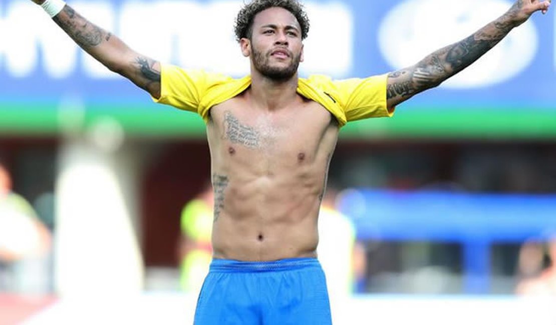 Neymar homenageia Romário em comemoração e manda recado para brasileiros: 'Podem sonhar'