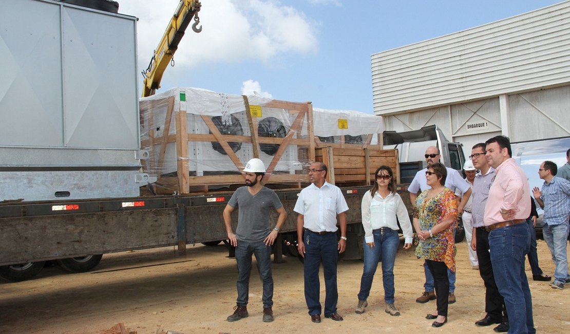 Célia Rocha visita instalações da Frigovale em Arapiraca