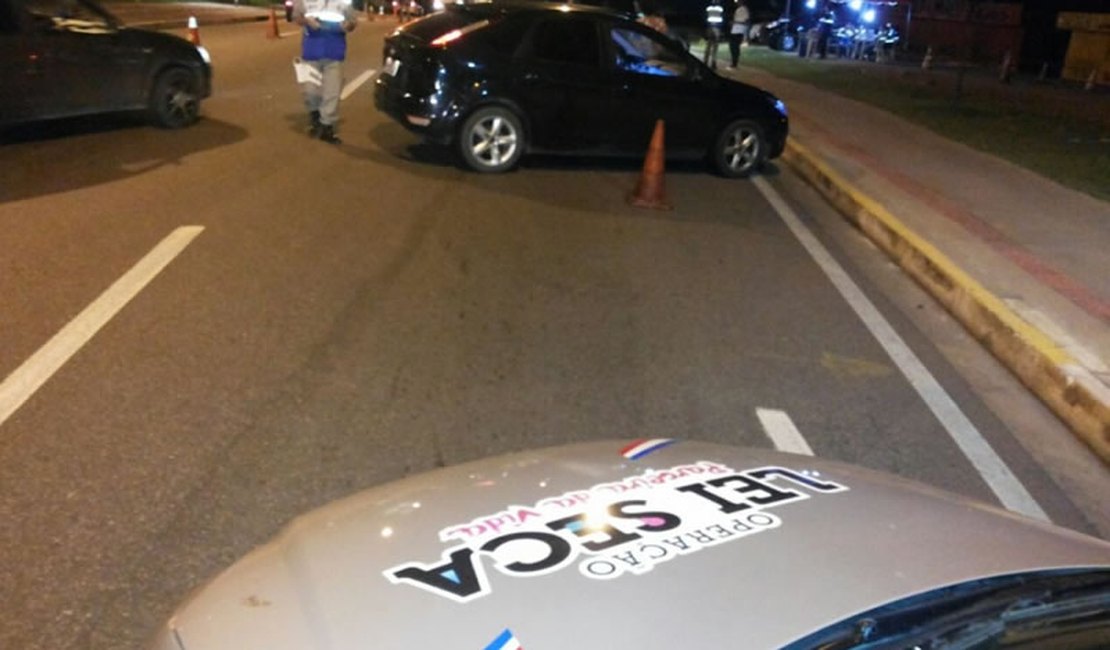 Lei Seca prende nove condutores que dirigiam embriagados em Maceió