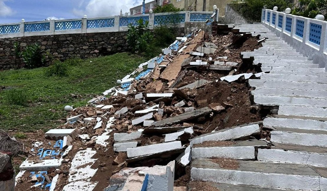Chuva histórica em Piranhas deixou 20 desabrigados; Governo de Alagoas anuncia medidas urgentes