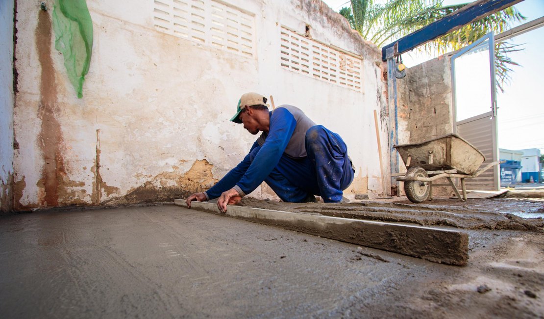 Mercado do Jaraguá: Obras da praça de alimentação provisória avançam
