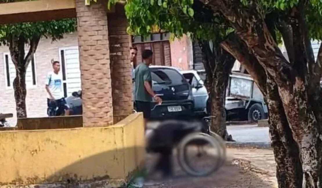 Cadeirante é assassinado a tiros, em praça do Benedito Bentes na parte alta de Maceió