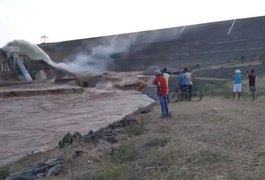 VÍDEO. 2 mil pessoas deixam suas casas após rompimento de tubulação em obra recém-inaugurada