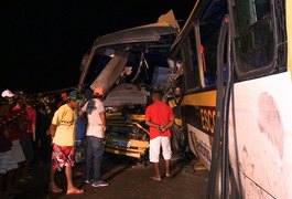 Comissão de delegados vai investigar acidente envolvendo ônibus estudantis