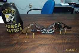 Polícia encontra revólveres em residência após denúncia em Arapiraca