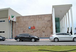 OAB ALAGOAS emite nota sobre caso de supostas invasões a repartições públicas