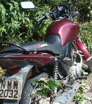 RP do 3º BPM recupera motocicleta com queixa de roubo abandona, em Arapiraca