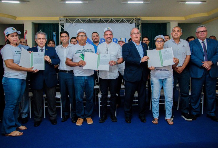 Paulo Dantas entrega 95 títulos de propriedade a famílias assentadas em Pão de Açúcar e São José da Tapera