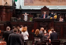 Alerj aprova criação de 'superferiado' no RJ e mantém autonomia de cidades