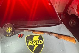 PM apreende duas espingardas e 130 munições durante ações em municípios alagoanos